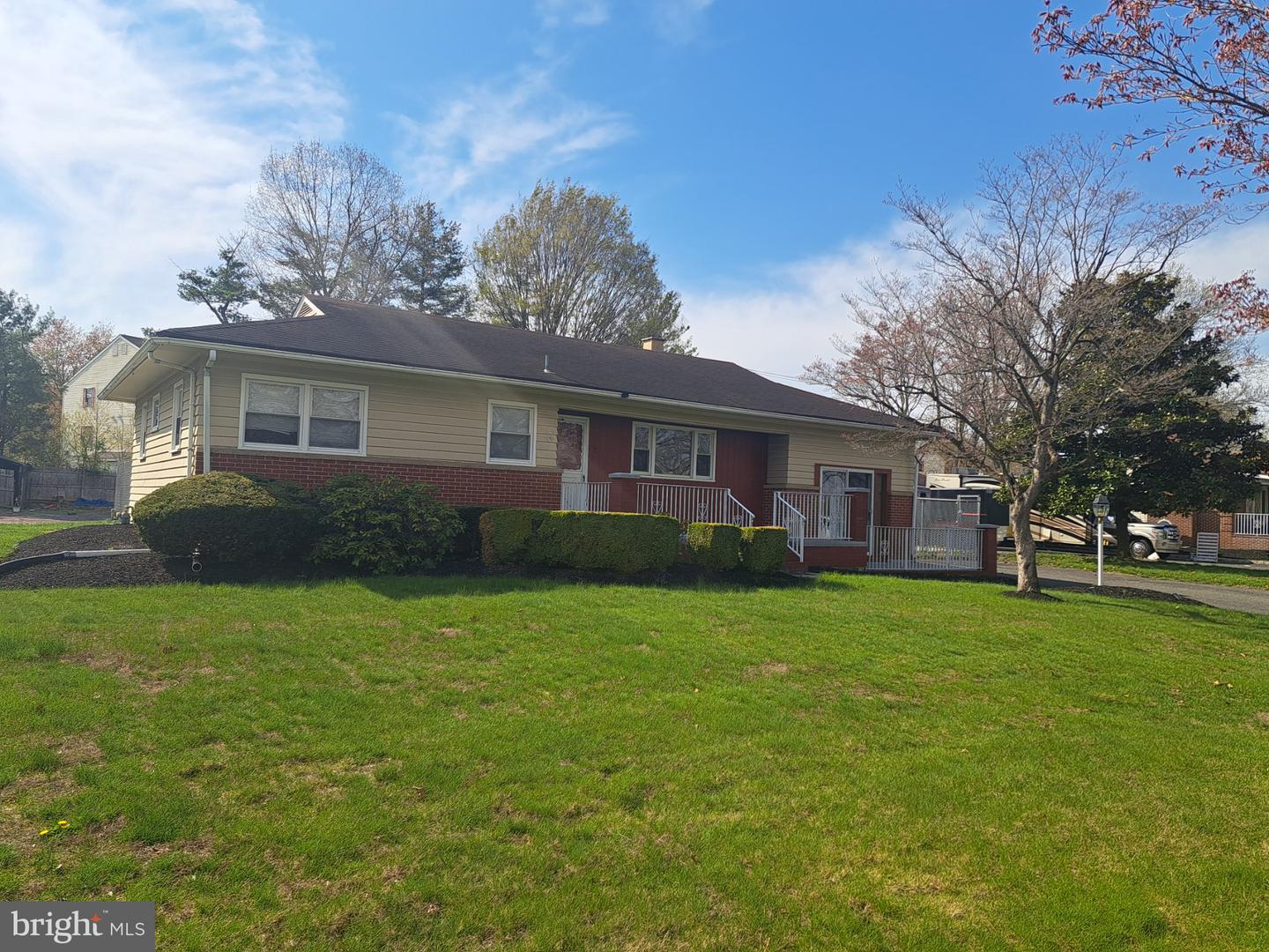 4032 Quakerbridge Rd — photo