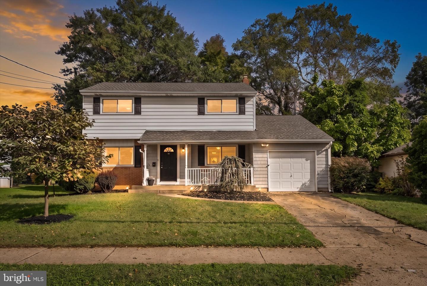 28 Walt Whitman Way — photo