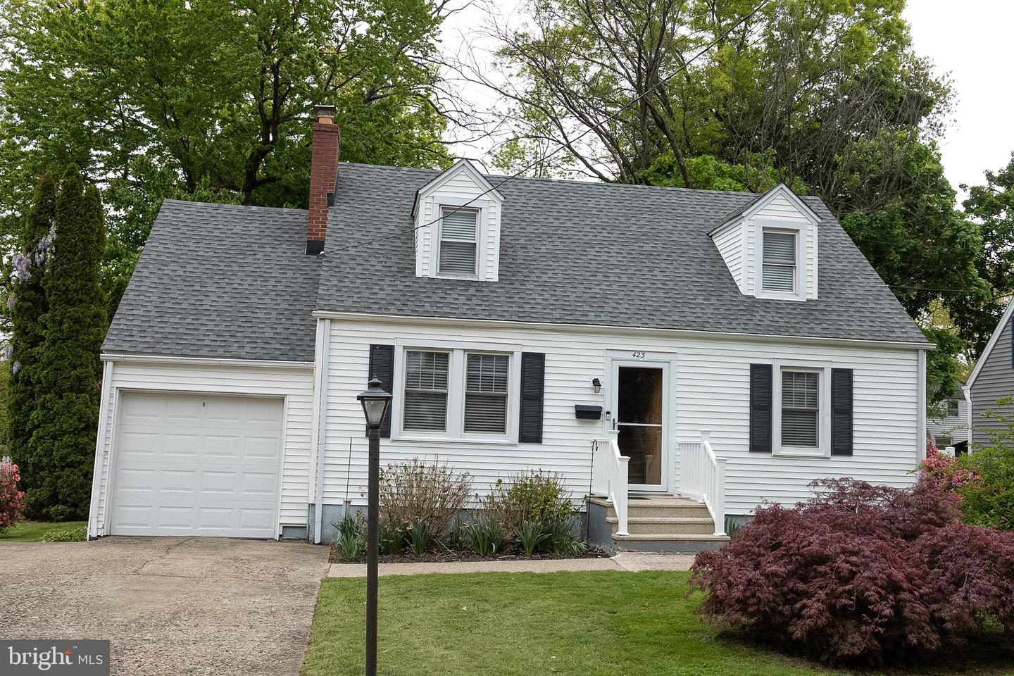 423 Sutherland Road, Ewing, NJ 08618