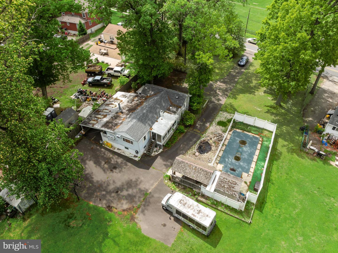 513 Eggerts Crossing Rd — photo
