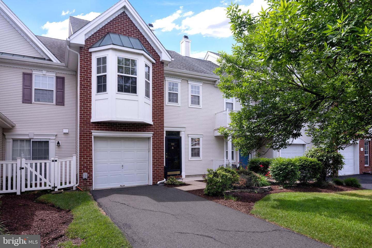 408 Amberleigh Dr — photo
