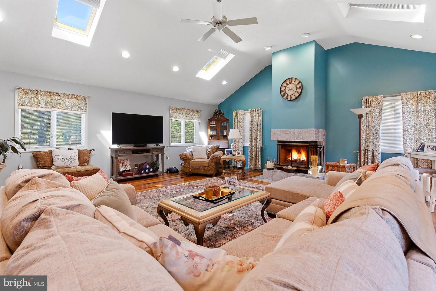 801 Hughes Dr — photo