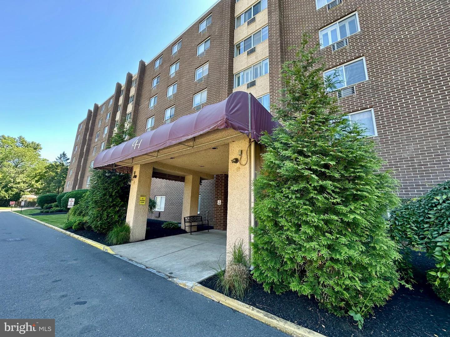860 Lower Ferry Rd #2 O — photo