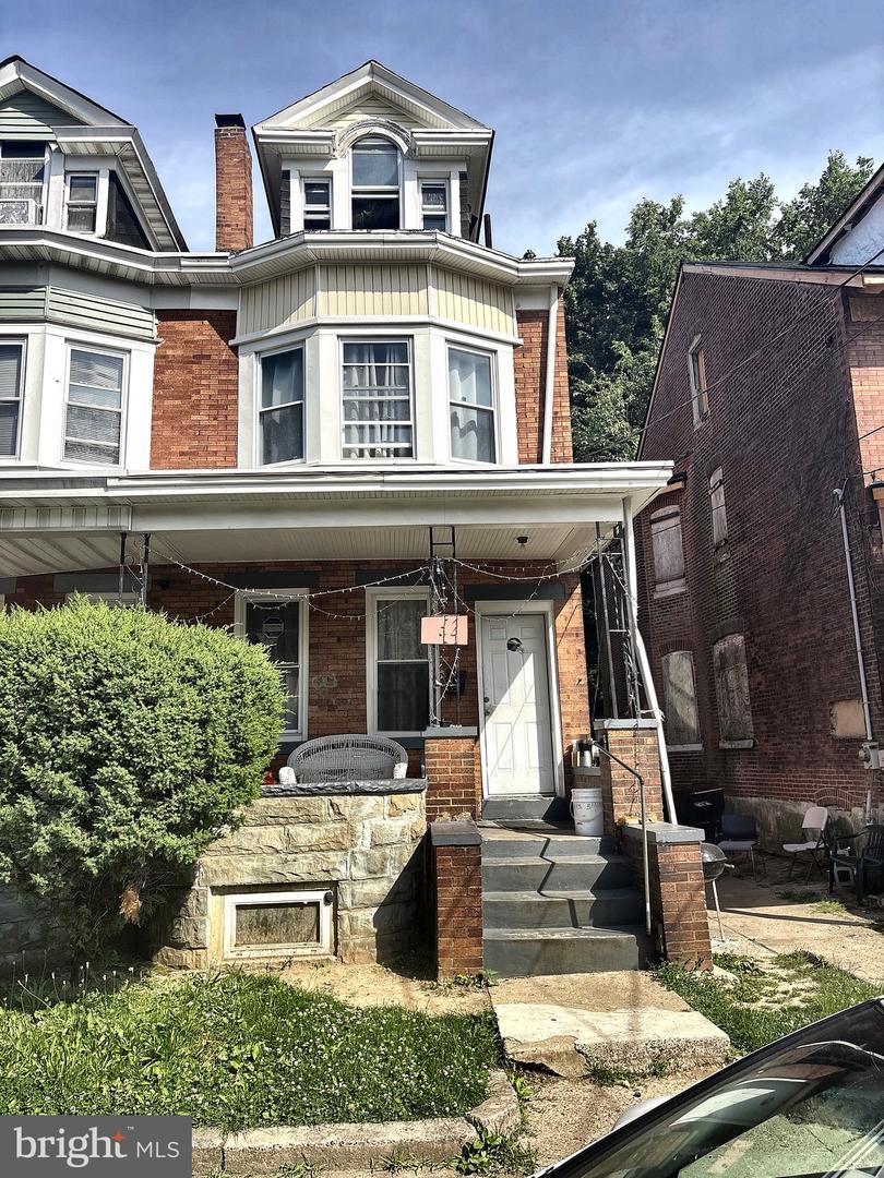 131 Hoffman Ave — photo