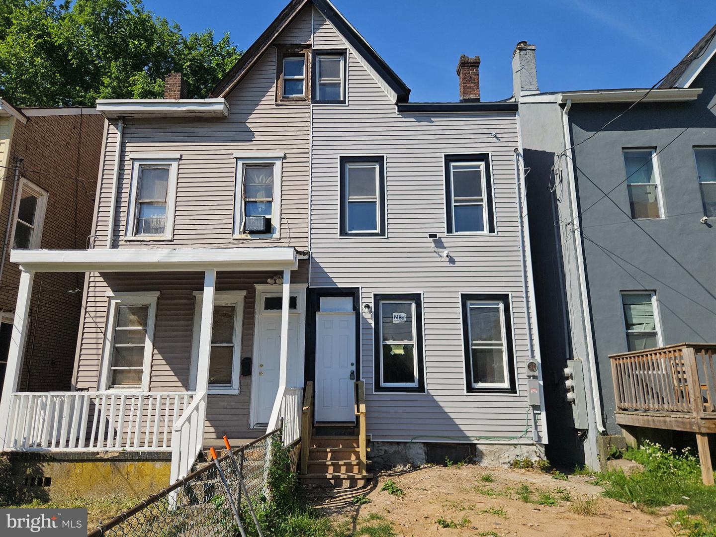 323 Rutherford Ave — photo