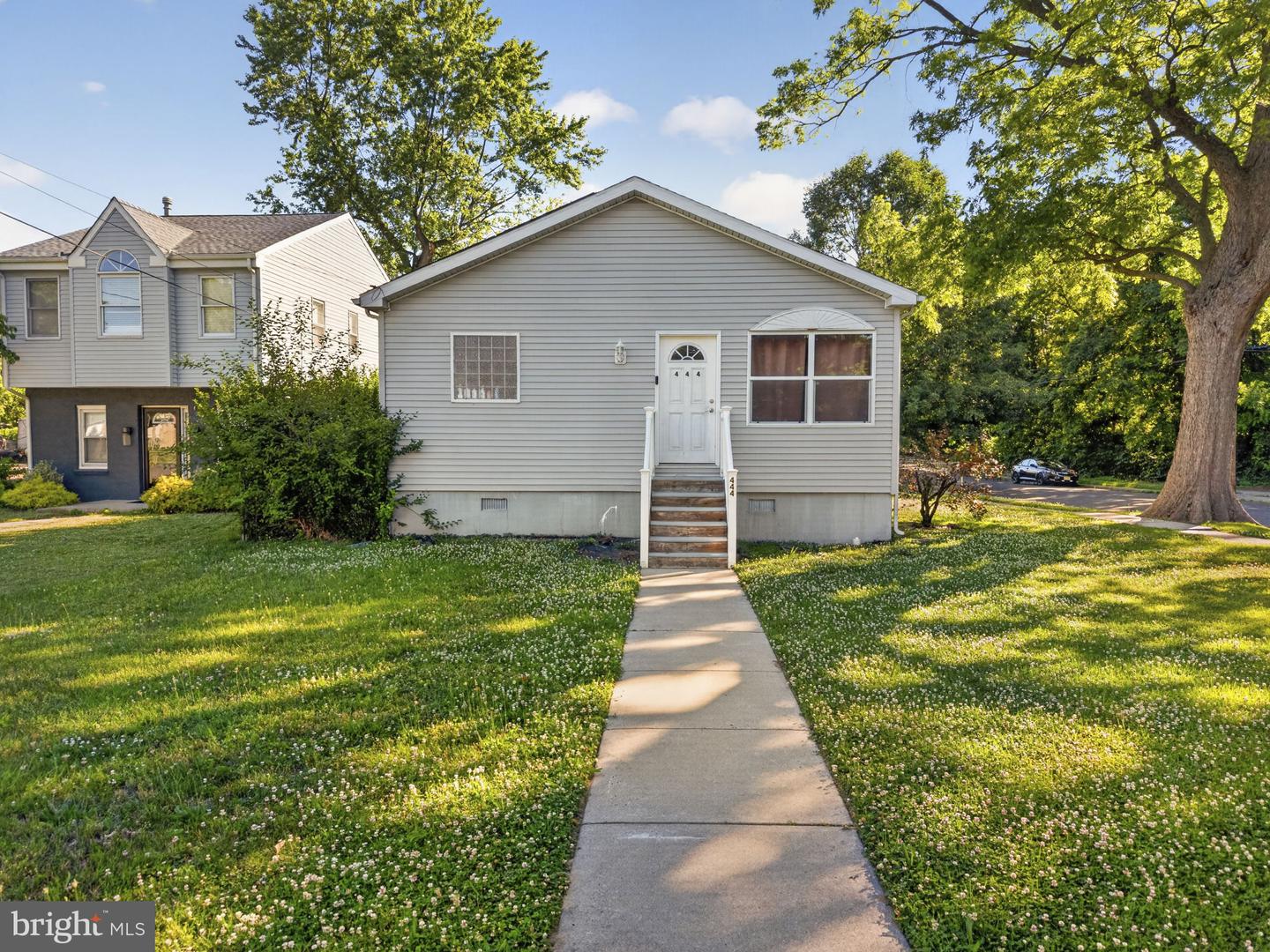 444 Hunt Ave — photo