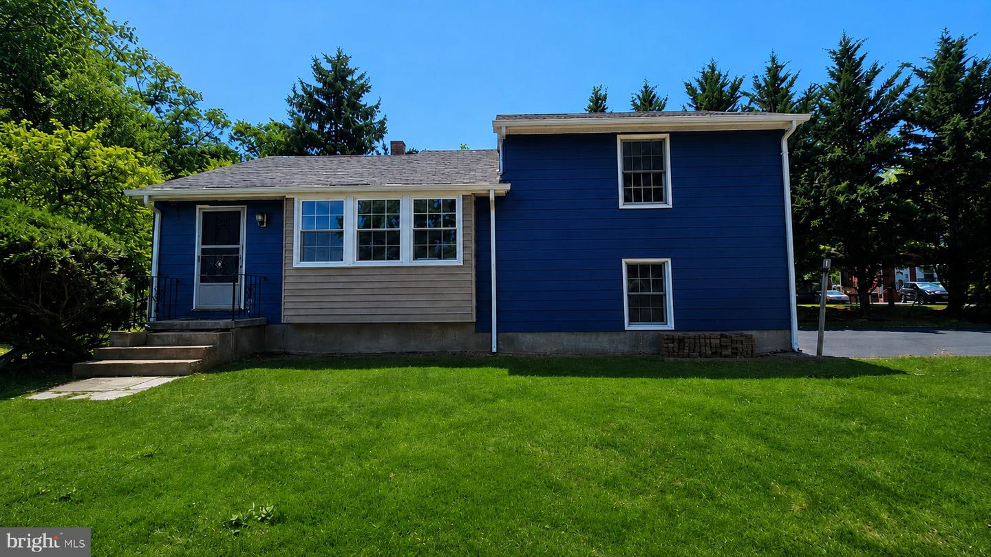 51 Wallace Rd — photo