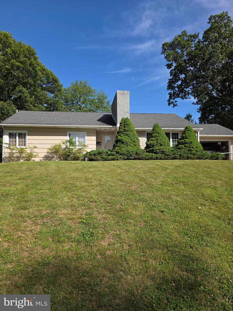 7 White Beech Ct — photo