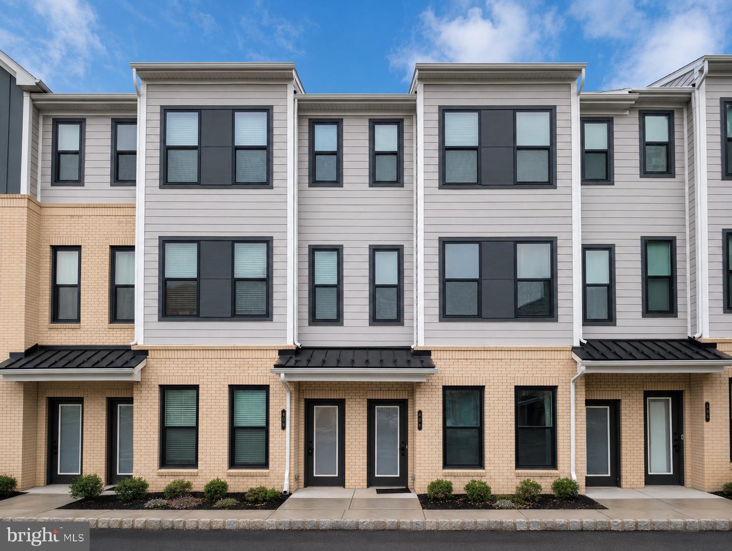 409 Reading Ct — photo