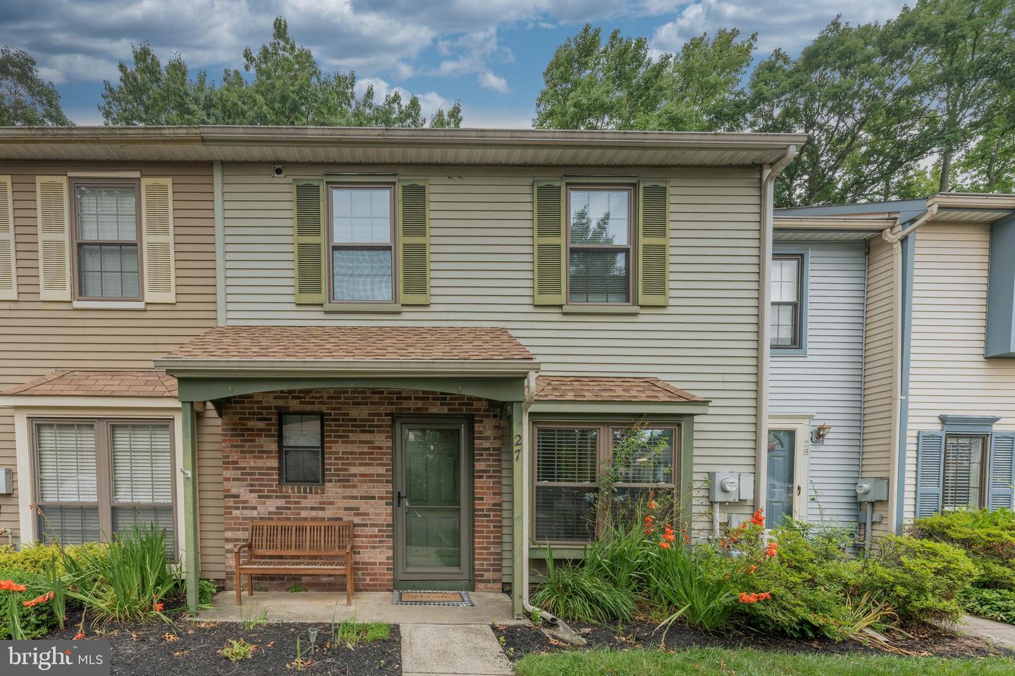 27 Tynemouth Ct — photo