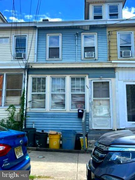 919 William St — photo