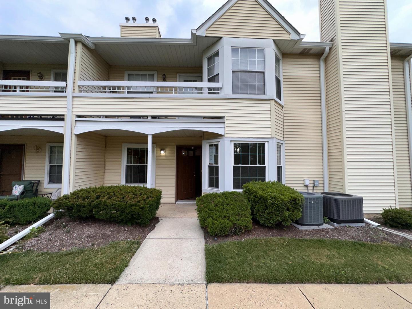 16 Fryer Ct — photo