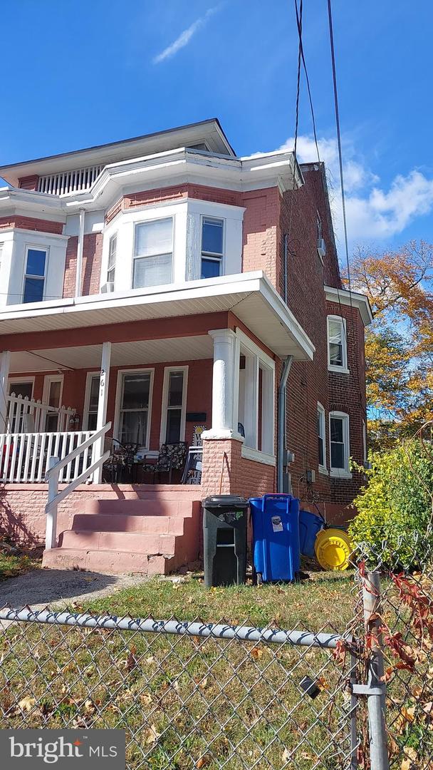 261 Highland Ave — photo