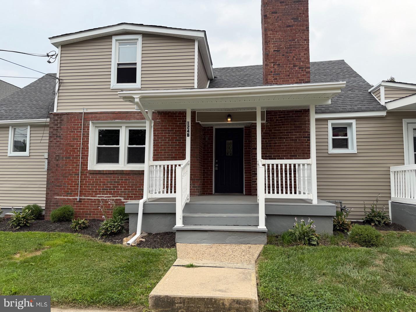 124 Robbins Ave #Apt B — photo