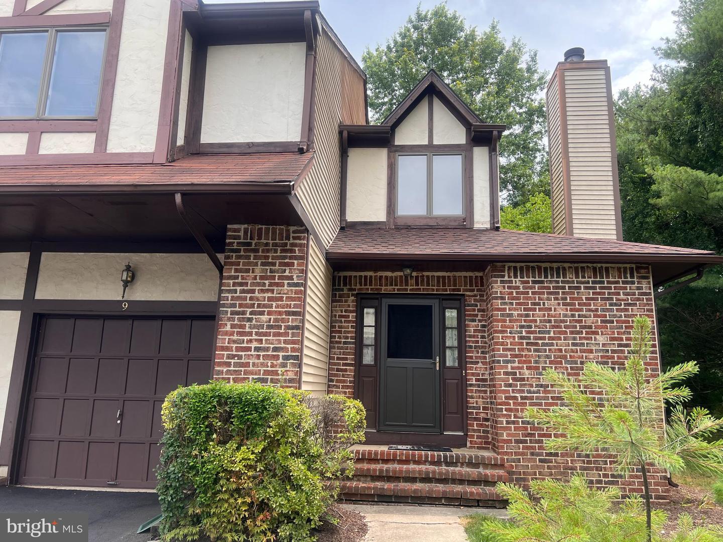 9 Boleyn Ct — photo