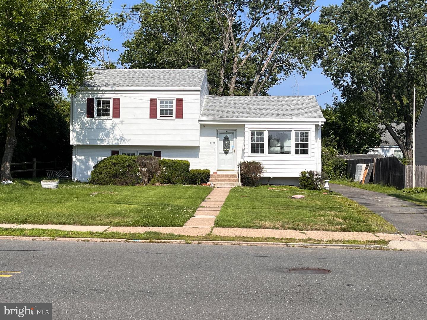 1145 Lower Ferry Rd — photo