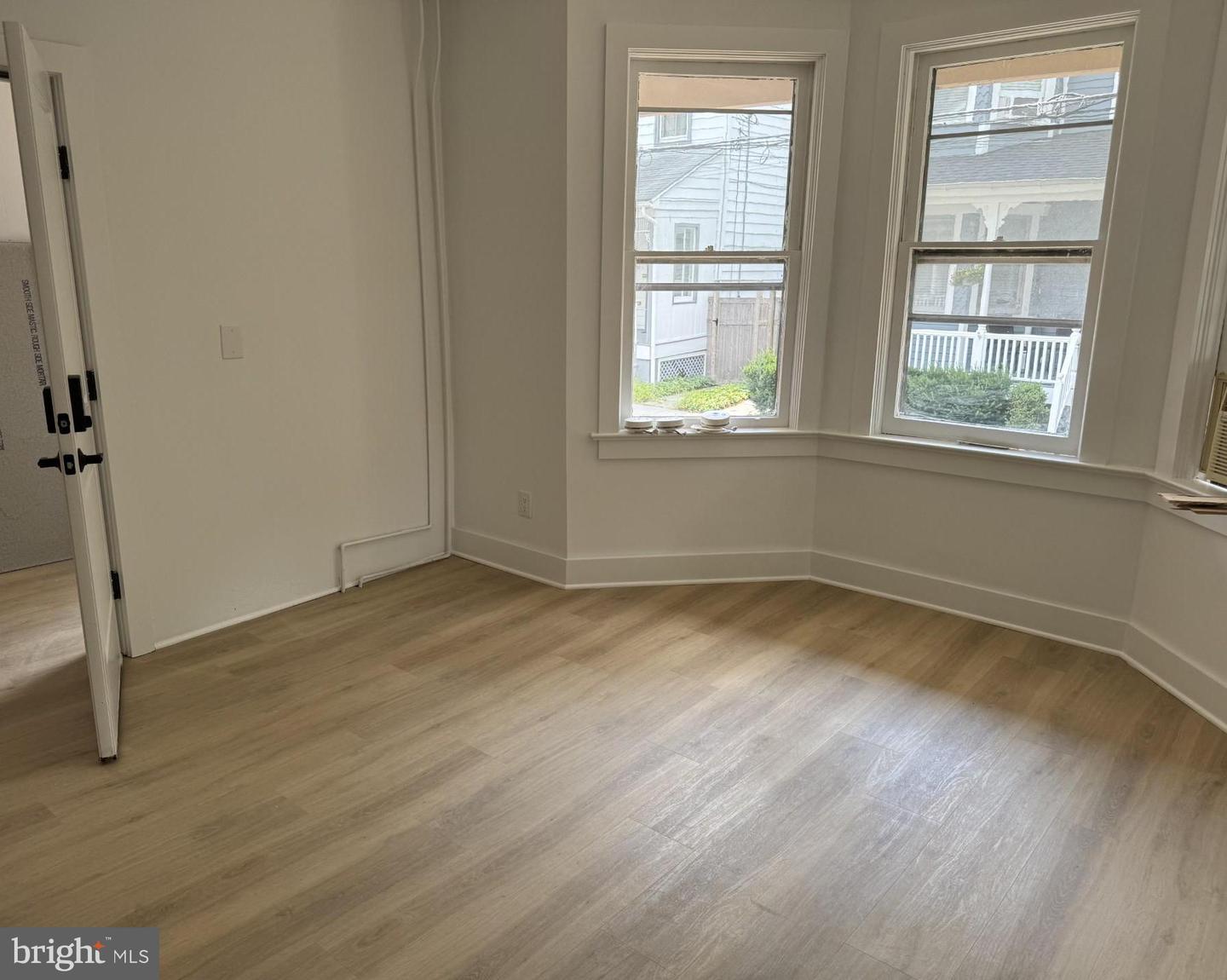 37 Bank St #1 — photo