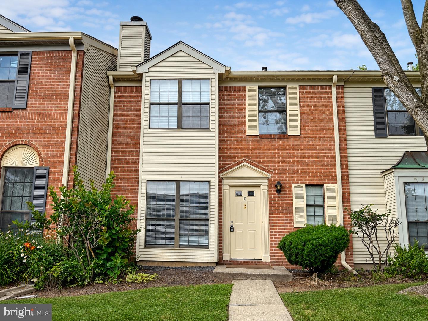 11 Wosniak Ct — photo