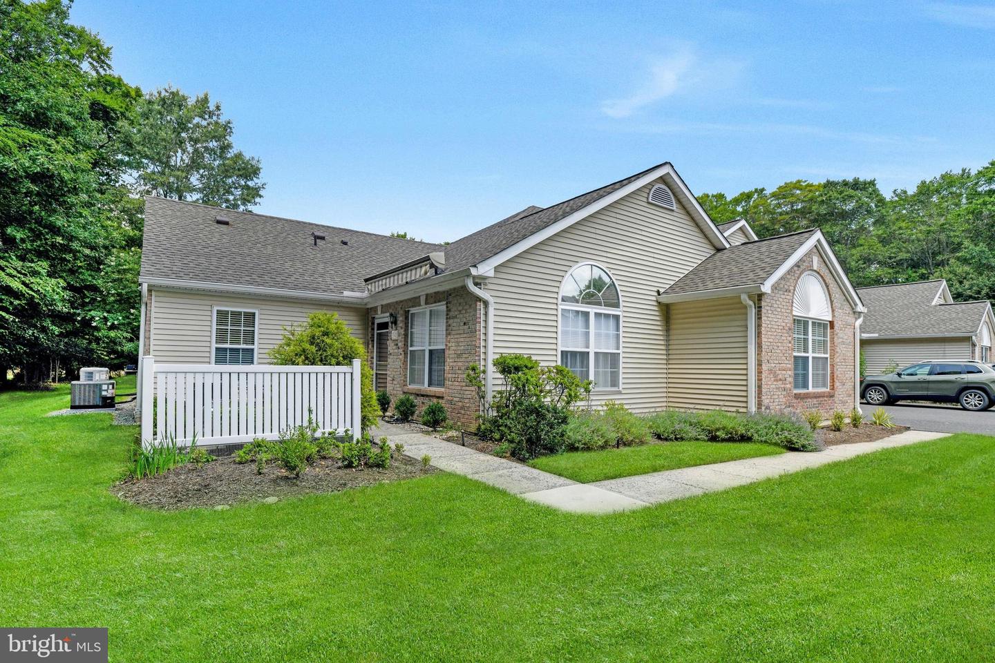 214 Point Ct — photo