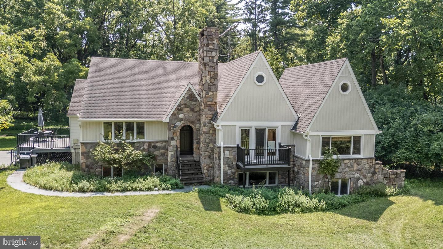 596 Keefe Rd — photo