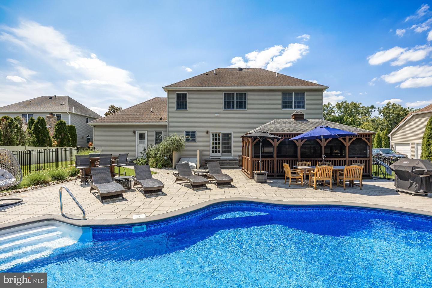 6 Cullen Way — photo