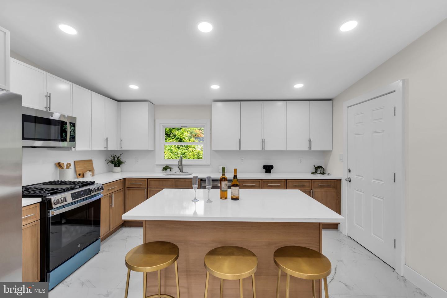 323 Concord Ave — photo