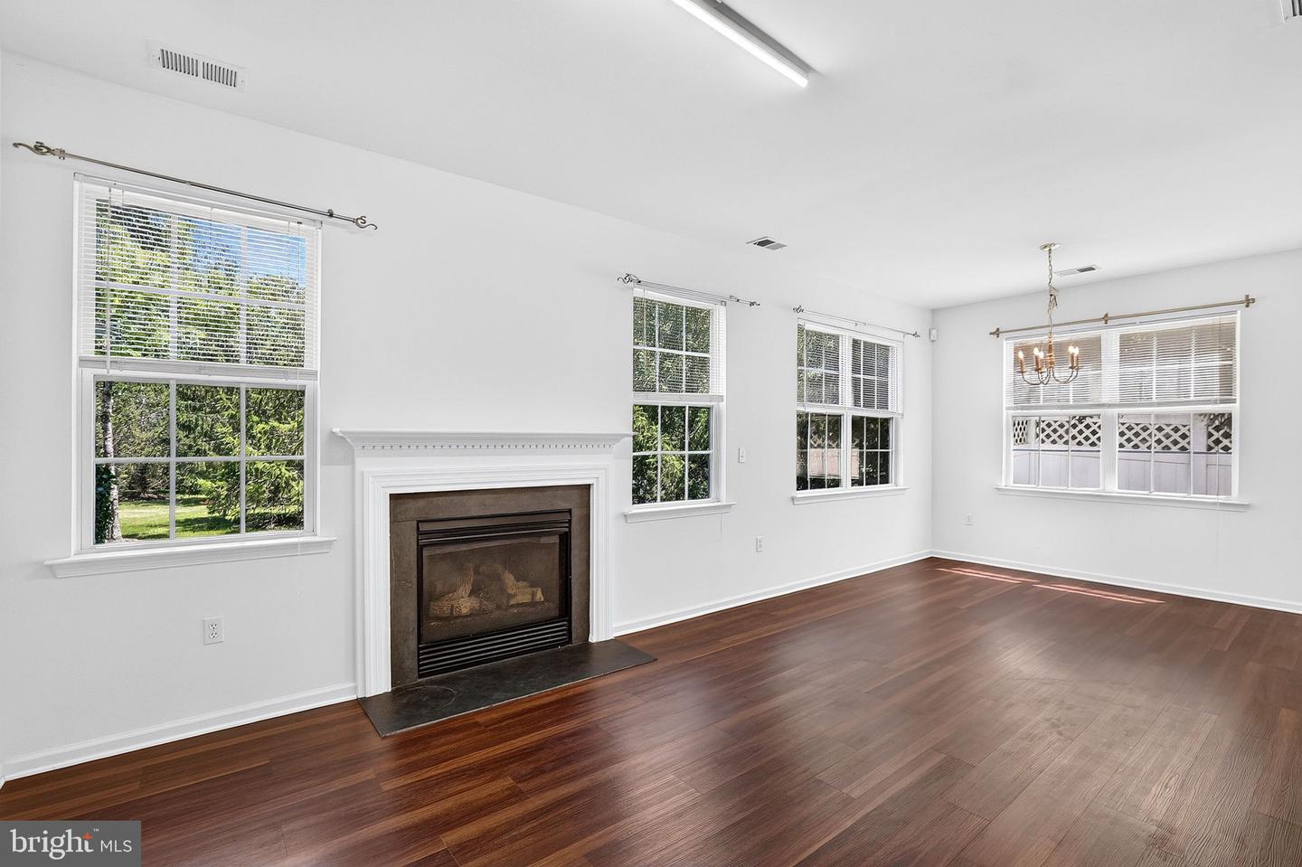 153 Valmore Ct — photo