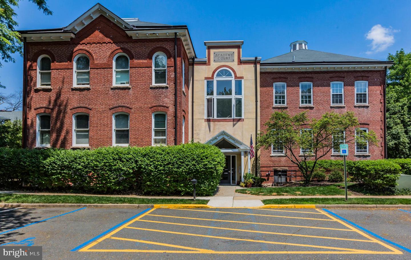 5 Academy Ct — photo