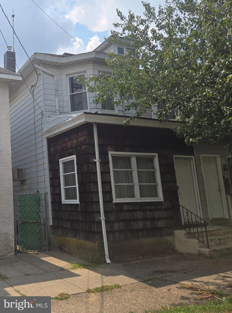 2839 S Broad St — photo