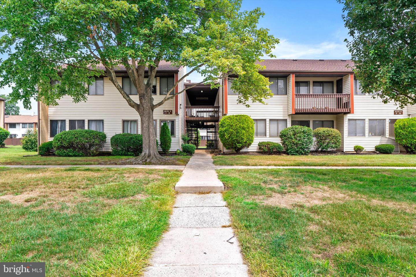 D4 Avon Dr — photo