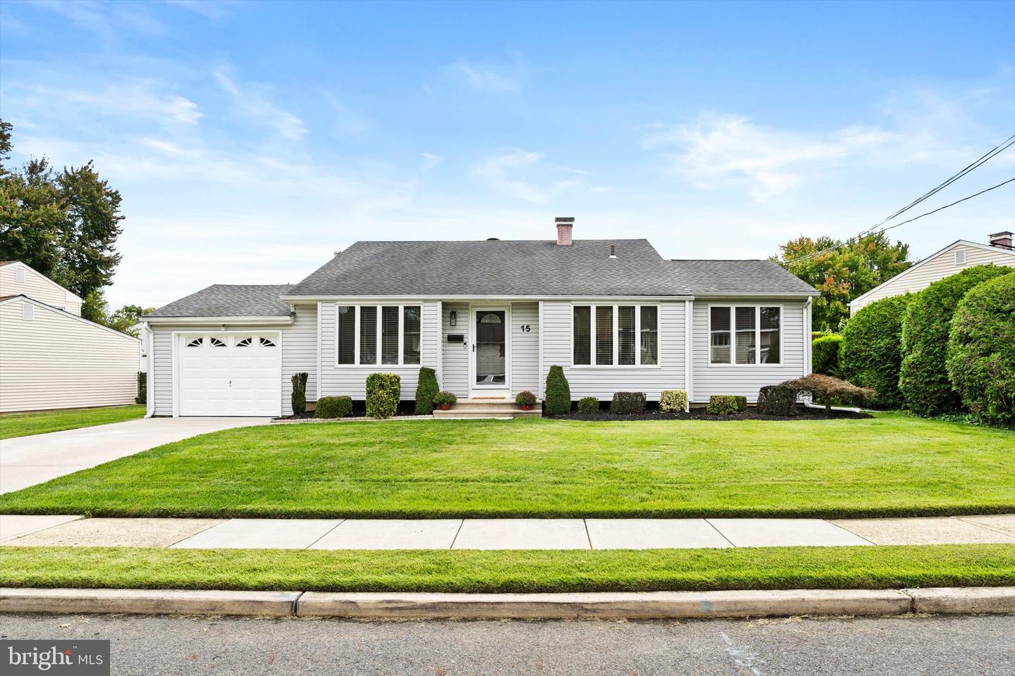 15 Ovington Dr — photo