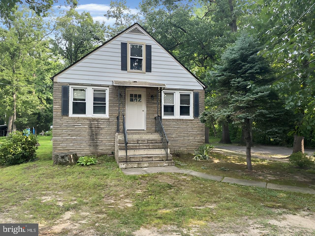 268 Sloan Ave — photo