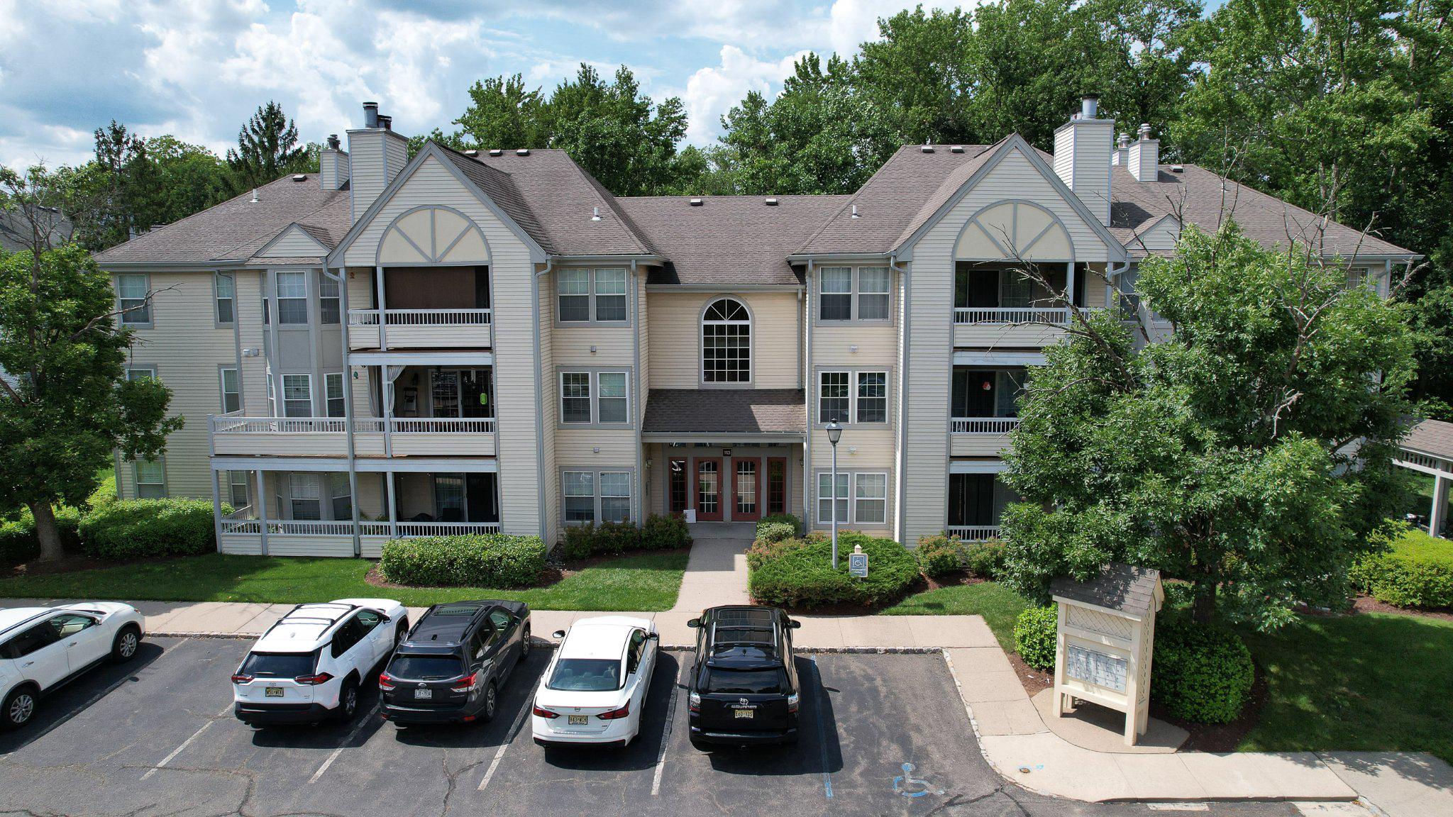 113 Cascade Ct #11 — photo