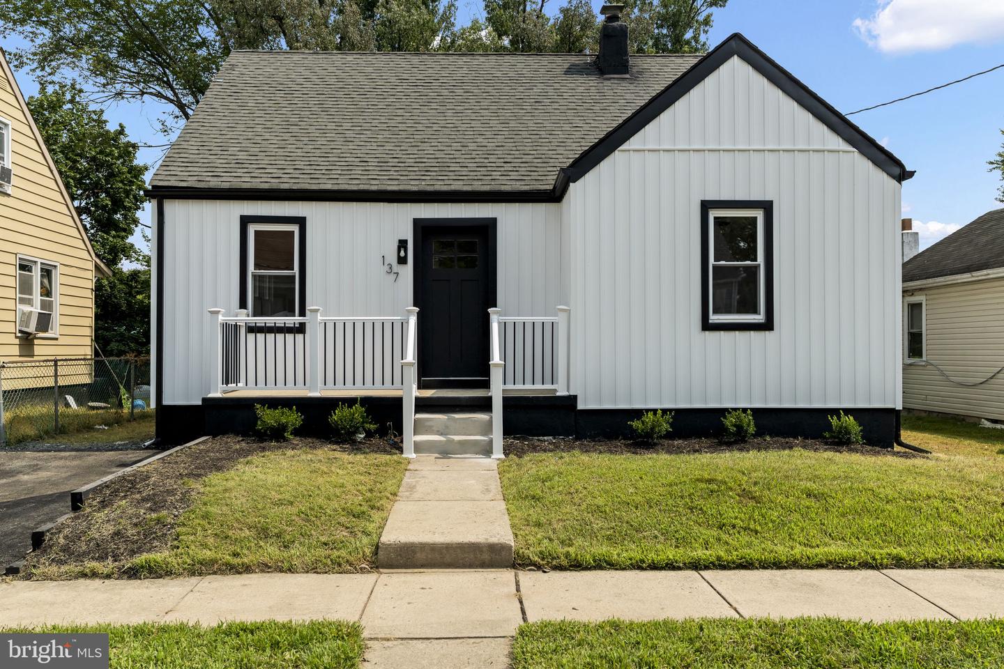 137 Ardsley Ave — photo