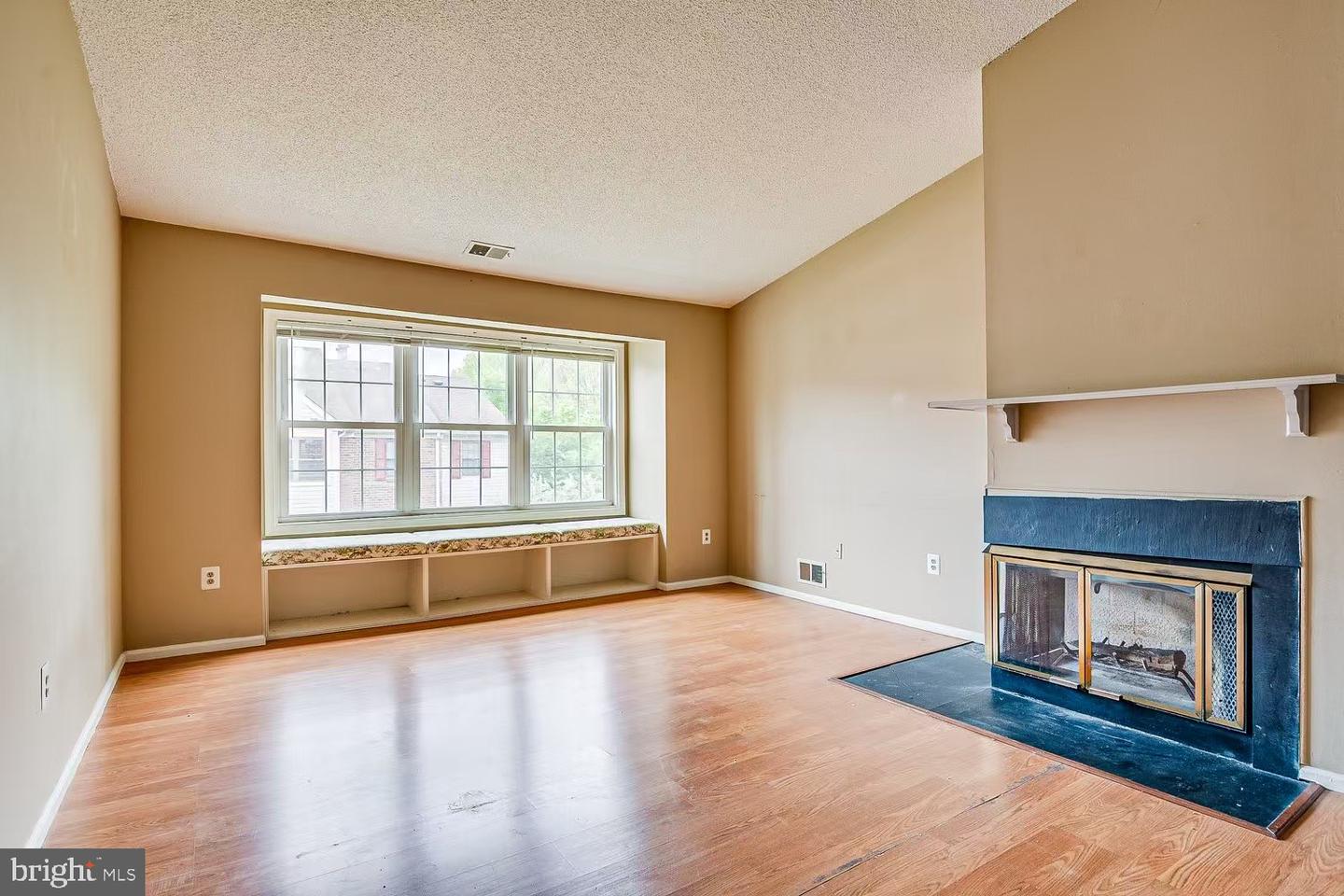 24 Chamberlin Ct — photo