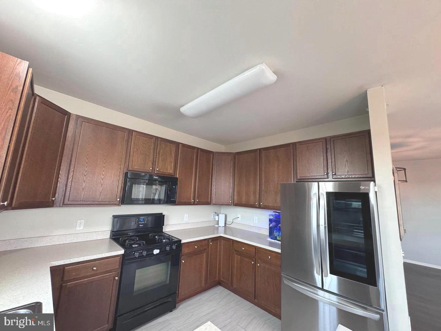 638 Timberlake Dr — photo
