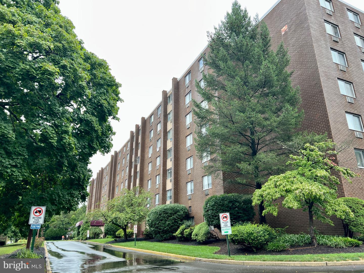 860 Lower Ferry Rd #1-L — photo
