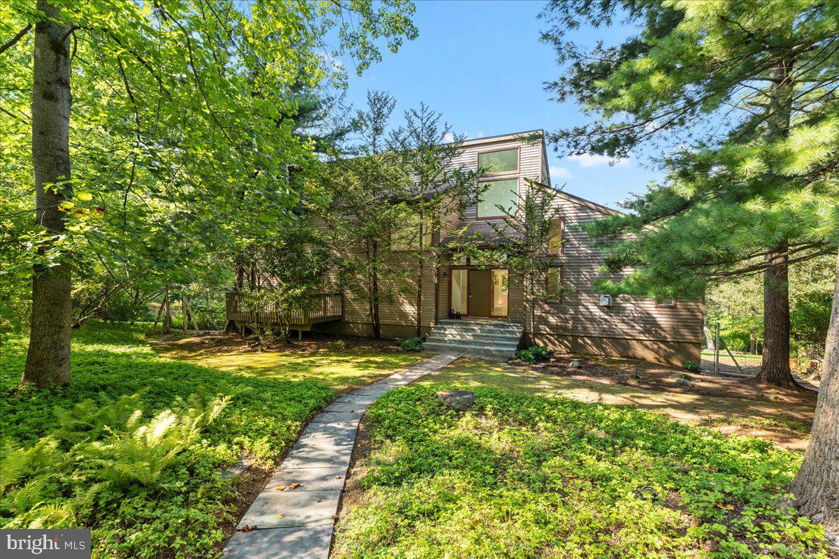 153 Herrontown Ln — photo