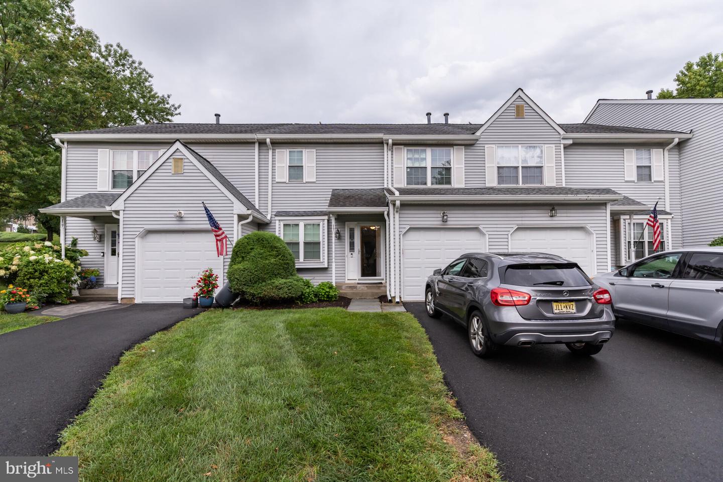 17 Heritage Ct — photo