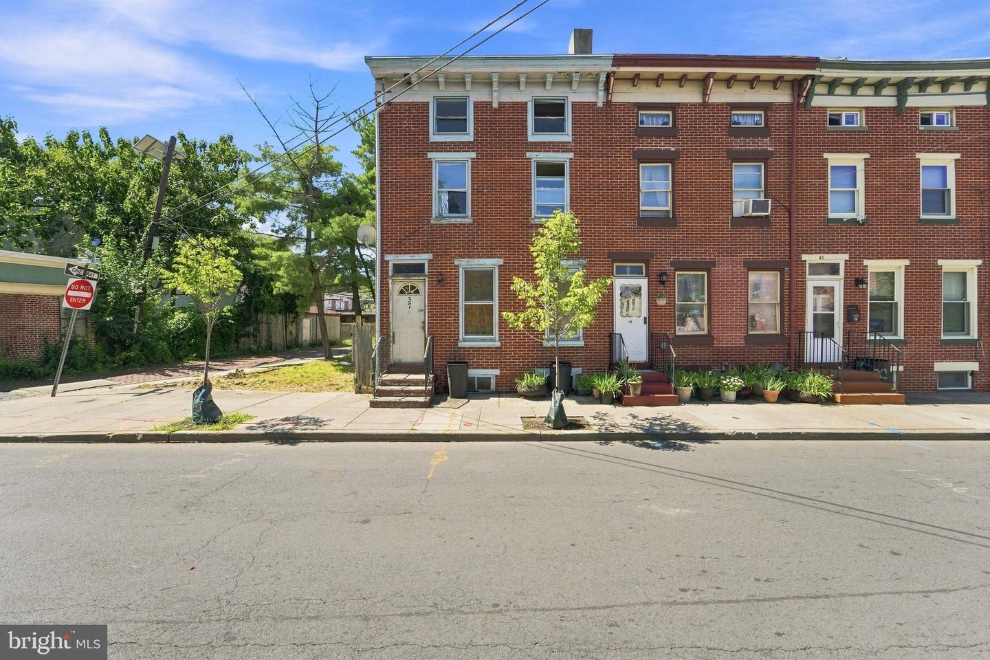 37 N Stockton St — photo
