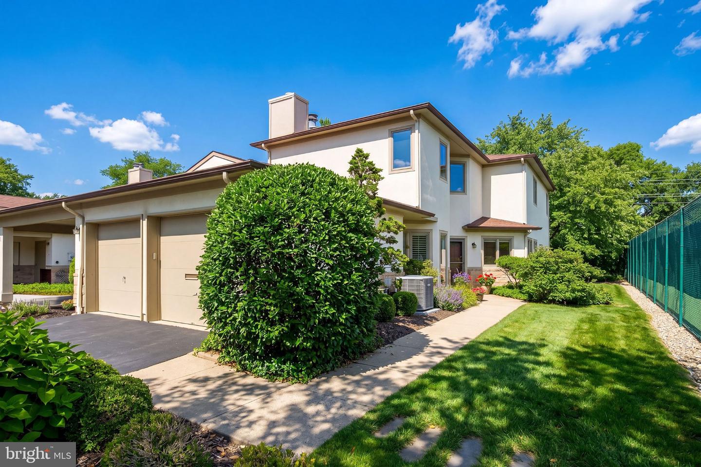 10 Jackie Dr — photo