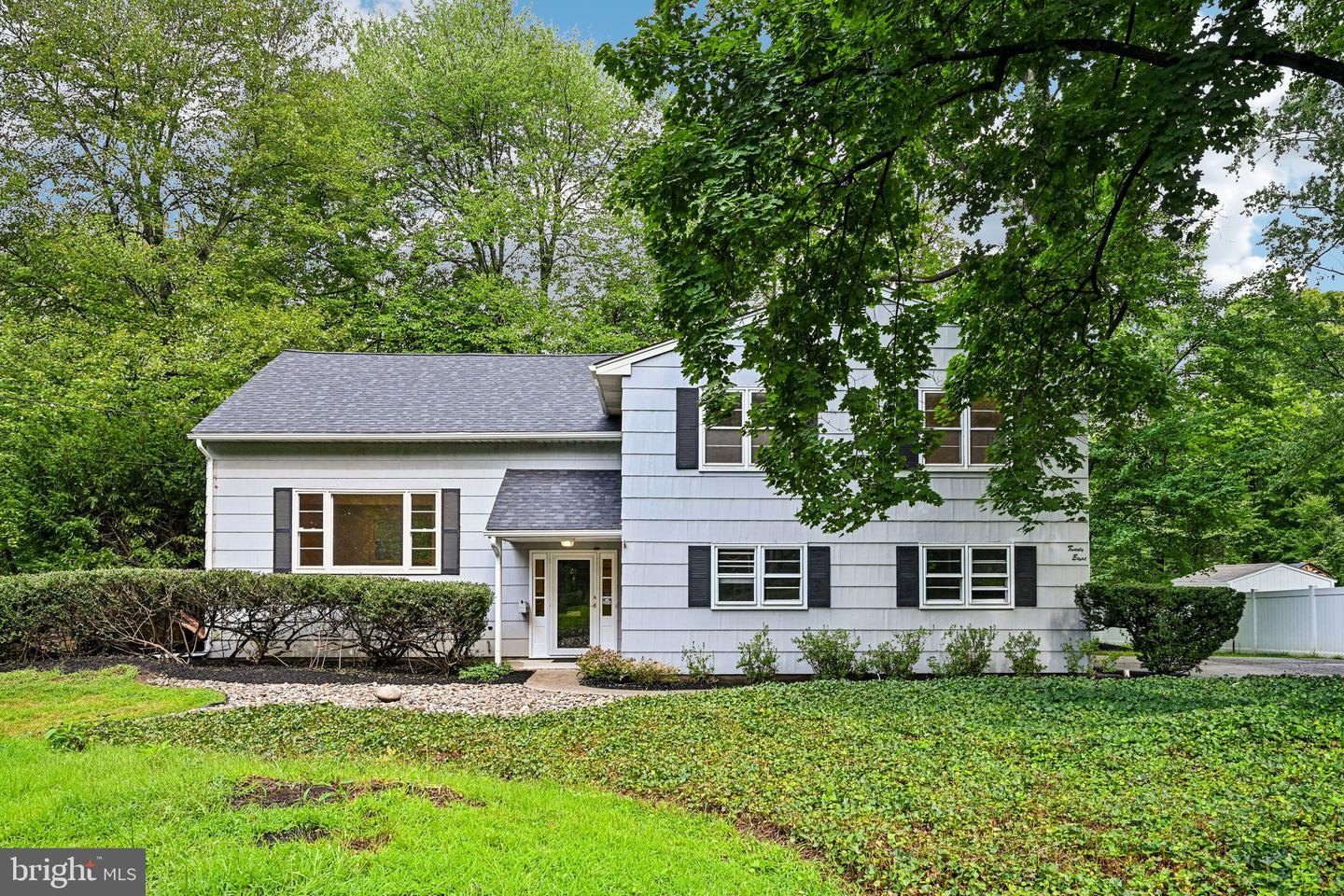 28 Pine Knoll Dr — photo