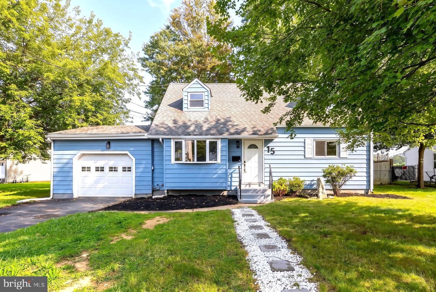 15 Francine Dr — photo