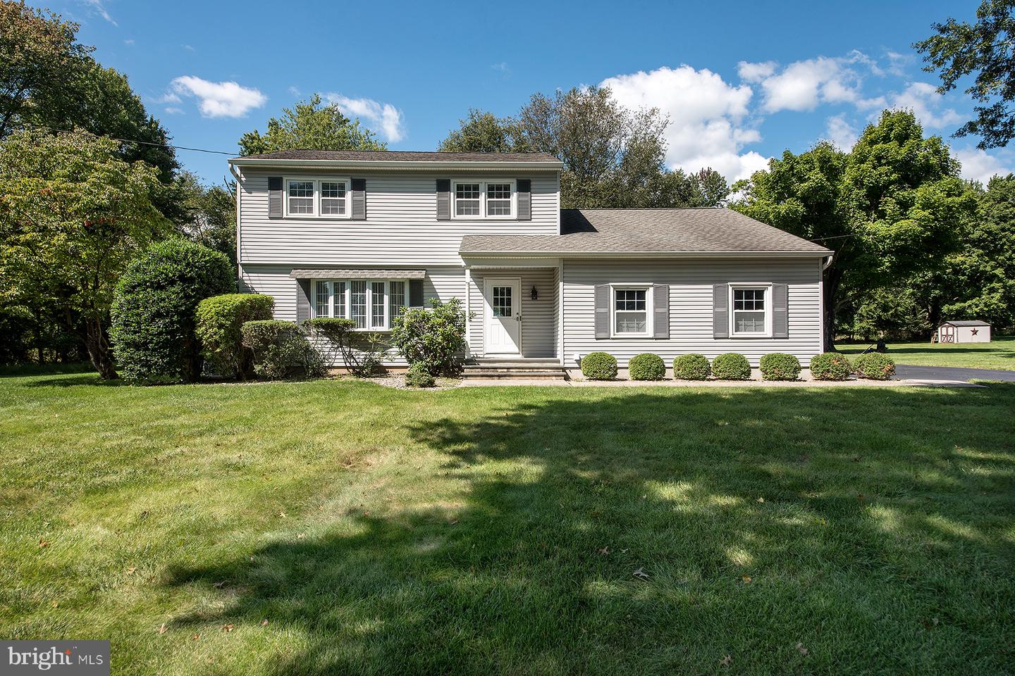 49 Lopatcong Dr — photo