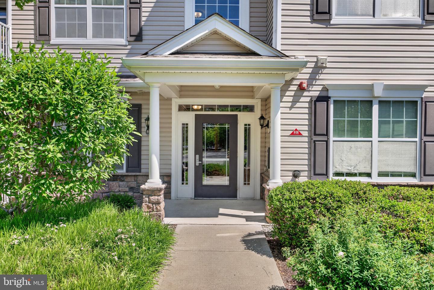 526 Timberlake Dr — photo