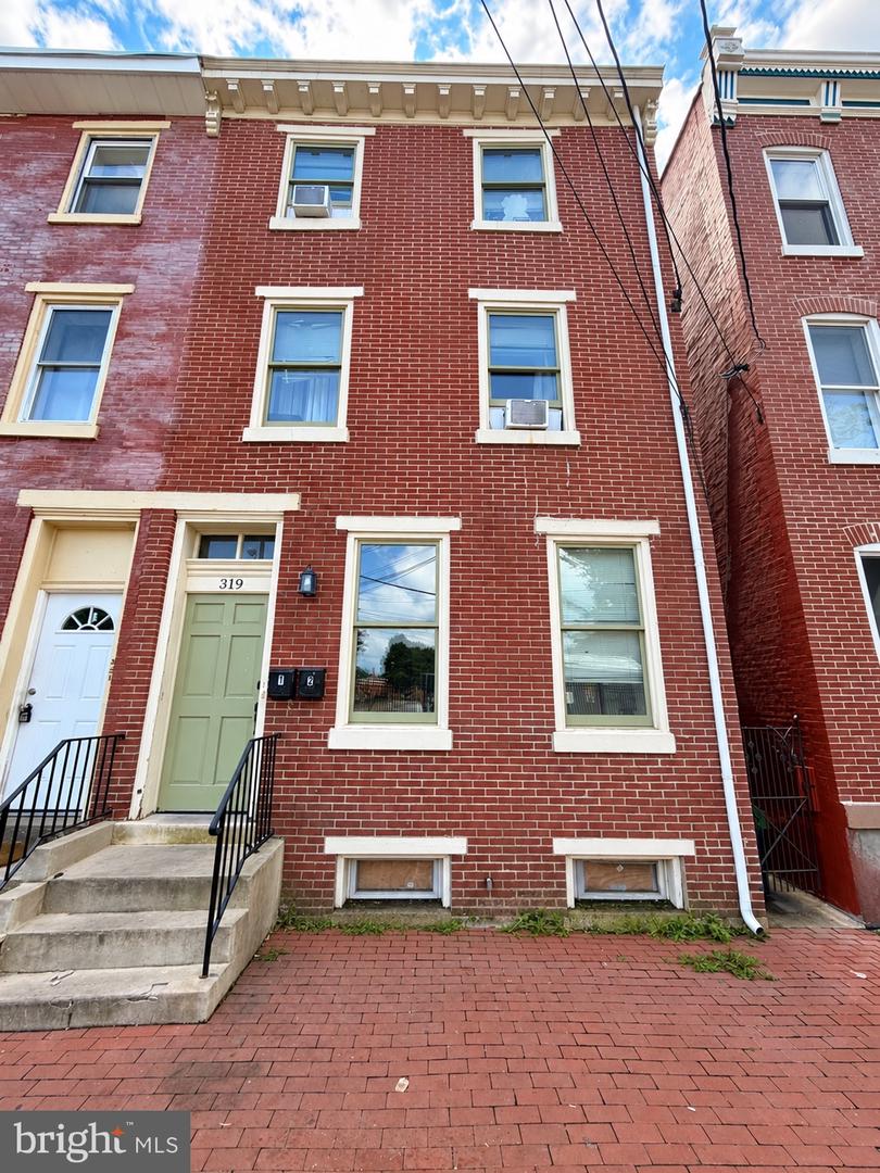 319 Academy St #1 — photo