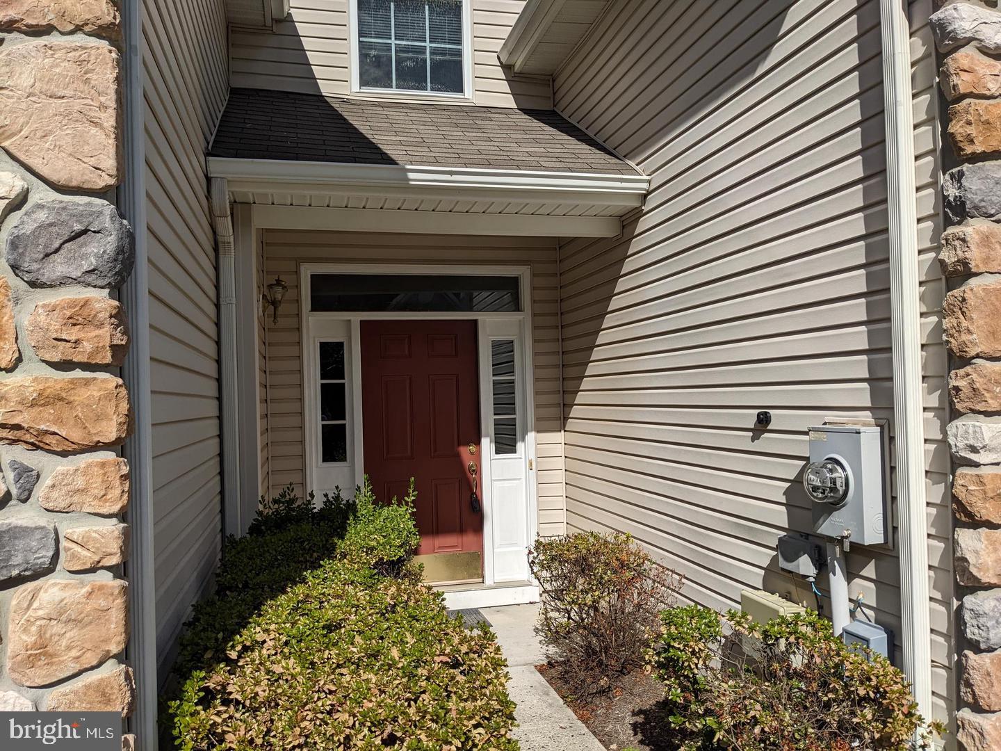 252 Brinley Dr — photo