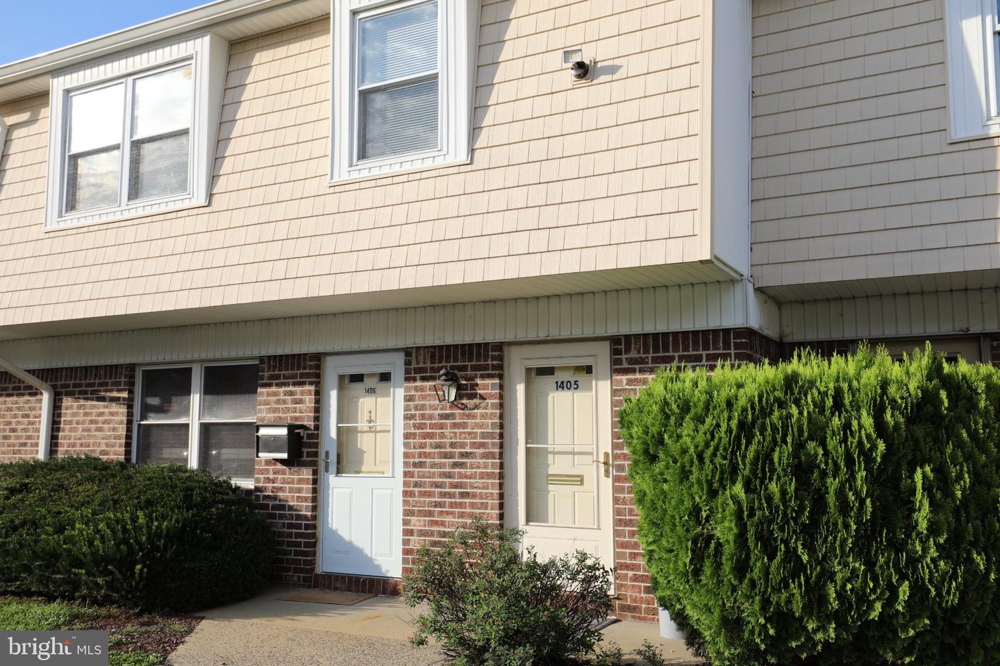 1405 Silver Ct — photo