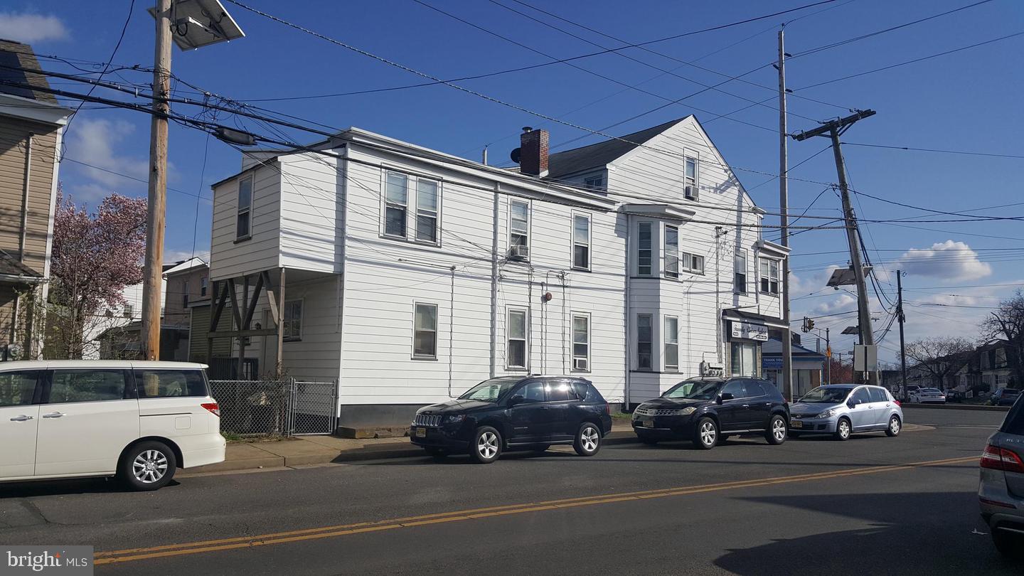 1600 S Broad St #1R — photo
