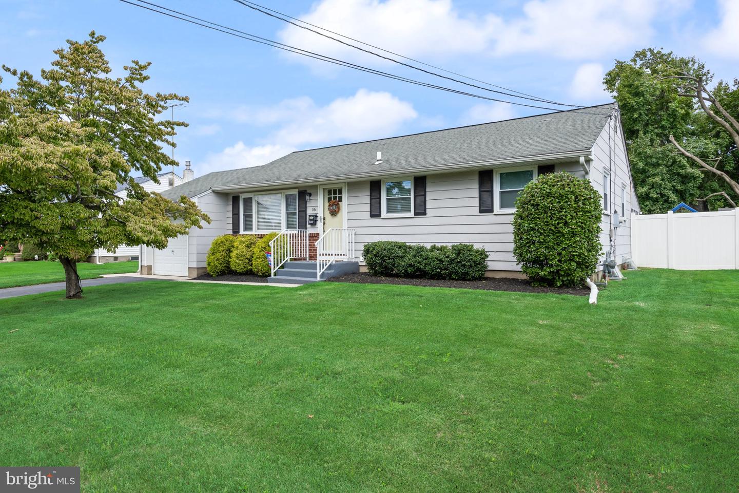 16 Kerr Dr — photo